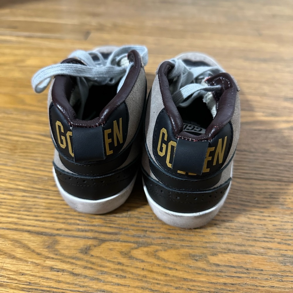 Woman’s golden goose-mod sneakers FAKE